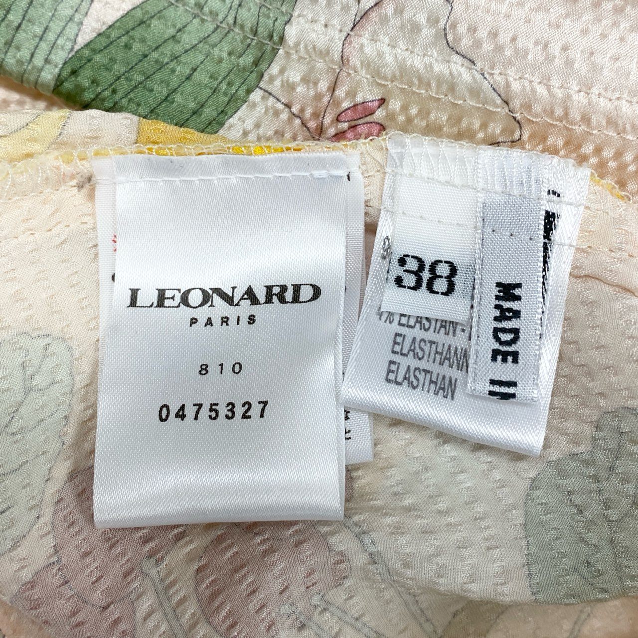 68d13 【美品】 LEONARD PARIS レオナール ロングスリーブ カットソー 美しい花柄プリント シルクブレンド トップス イタリア製 サイズ38 光沢 薄ピンク レディース 女性用u02t