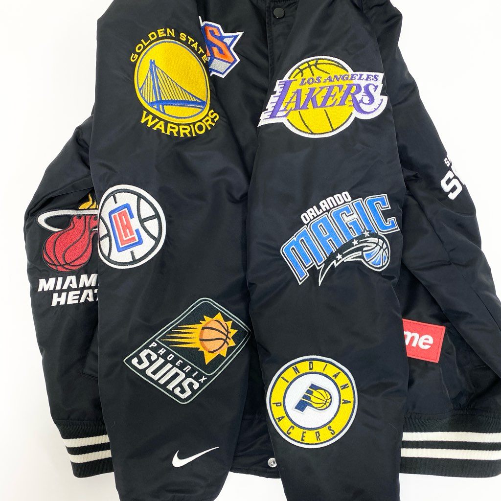 13l27 NIKE Supreme ナイキ × シュプリーム NBA Teams Warm-Up Jaket スタジャン ジャケット ワッペン Mサイズ ブラック メンズo07t