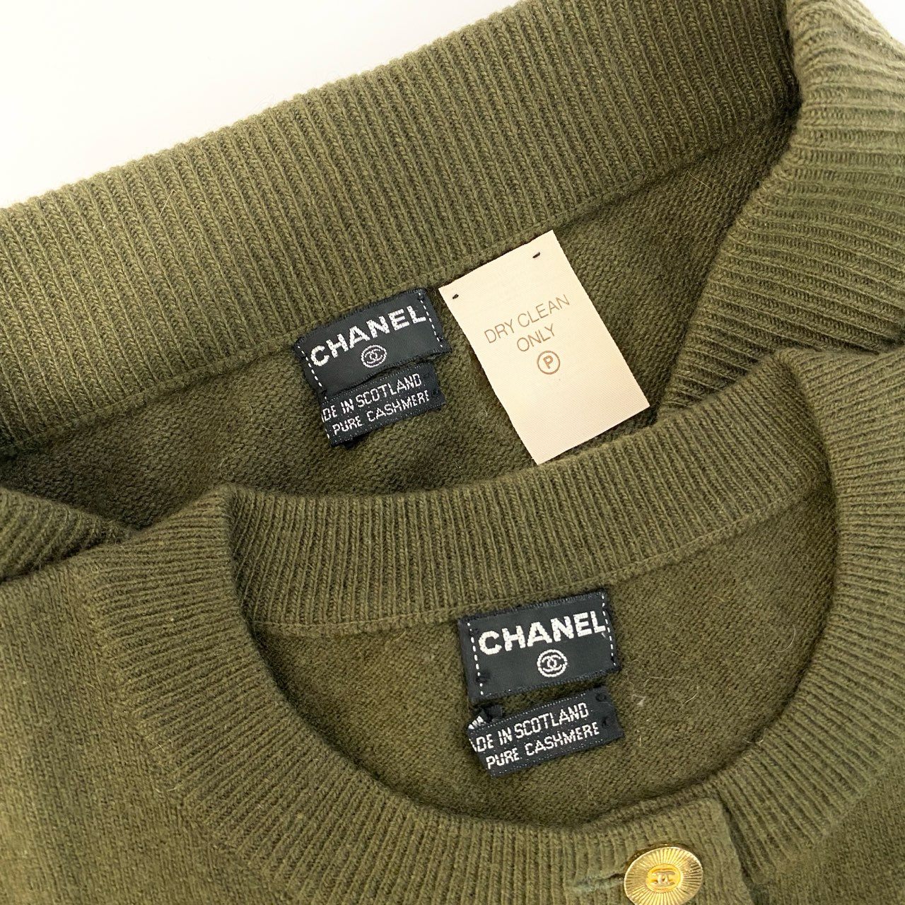 15a16 CHANEL シャネル ピュアカシミヤ 100％ セットアップニット 金ボタン サイズM カーキ Cashmere Knit Set Up ココマークt18r