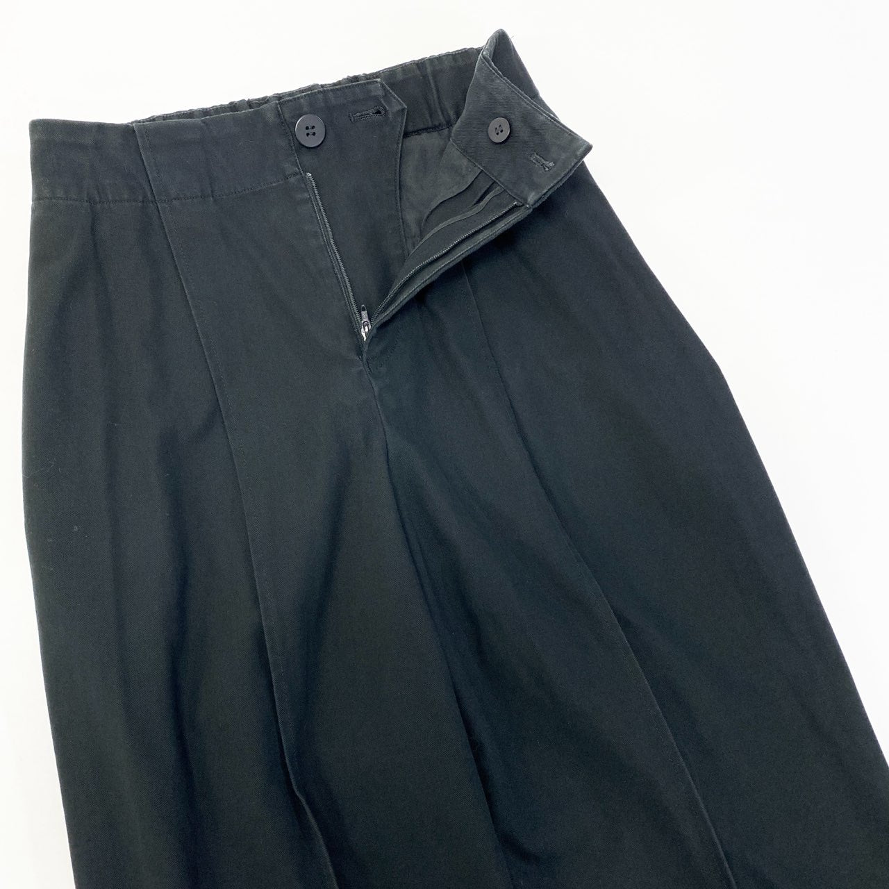 32a29 ISSEY MIYAKE イッセイミヤケ 23SS PEDESTAL PANTS タックイージートラウザーパンツ IM31FF515 1サイズ ブラック コットン100％ レディースo07t