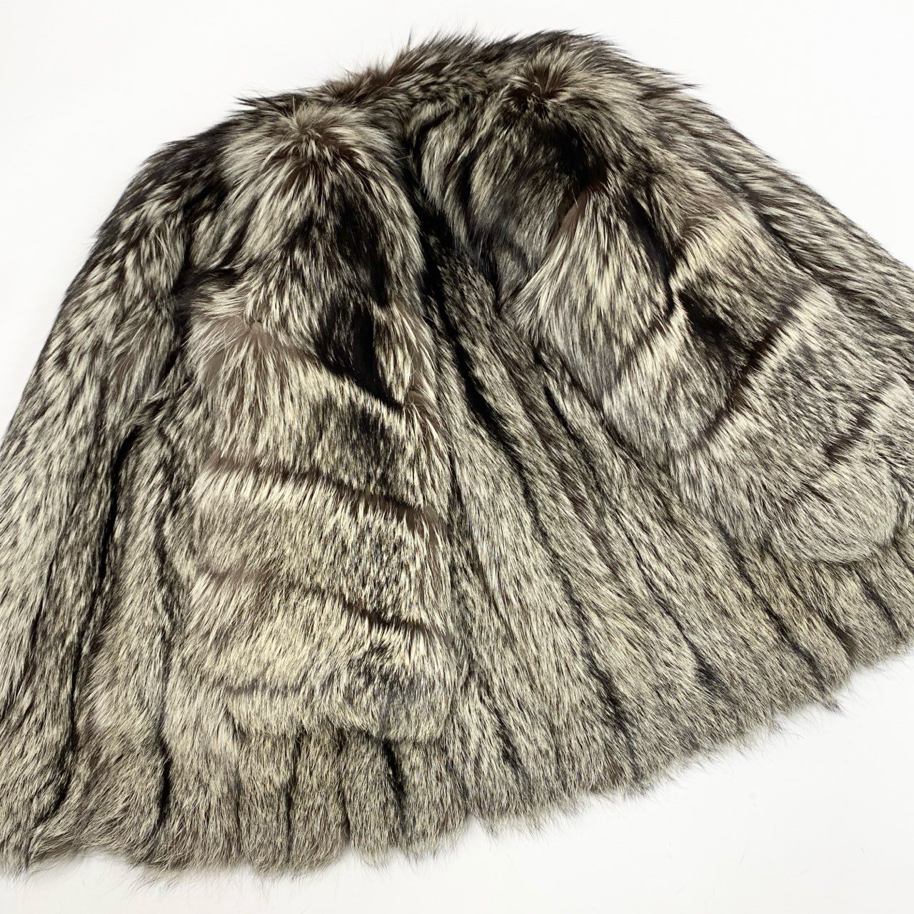 50k29 SAGA FOX サガフォックス 金サガ MG Sable FUR シルバーフォックス フォックスコート セミロングコート 毛皮コート ボリューム 13号 ブラウン系 フォックスファー レディースu02t