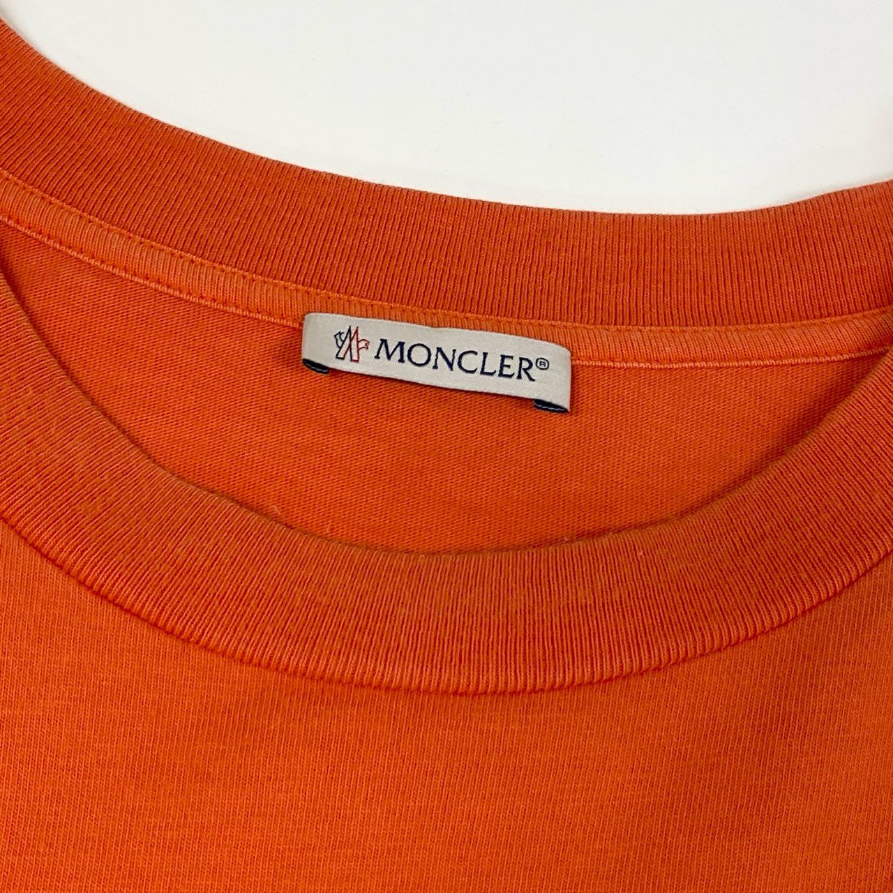 35a30 MONCLER モンクレール 半袖Tシャツ コットンTシャツ サイドラインロゴ刺繍 トップス F10918C72010 8390T XLサイズ オレンジ コットン100％ メンズ 男性用o07t