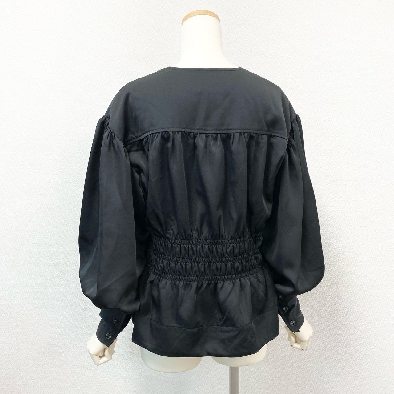 27j22《未使用》 GANNI ガニー 長袖ブラウス シャツ トップス ウエストギャザー ボリュームスリーブ サイズ36 ブラック レディースu02t