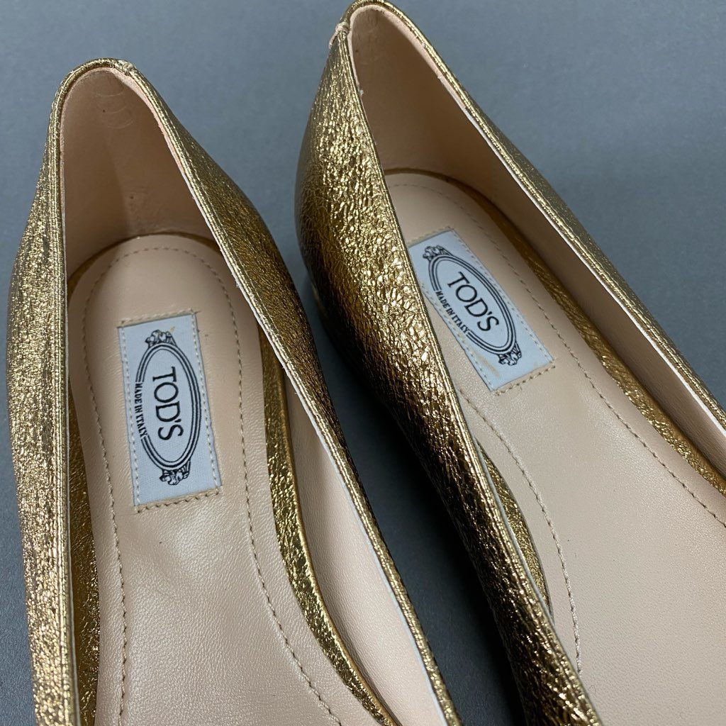 4i10 《美品》 TOD'S トッズ イタリア製 バレリーナ フラットパンプス シューズ 金具 40 メタリックゴールド