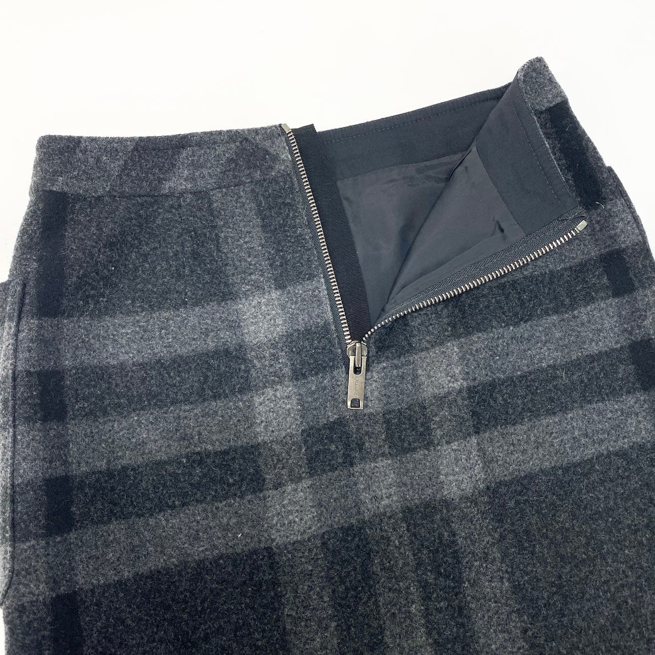 Id27 BURBERRY LONDON バーバリー ウールスカート 台形スカート ミニ チェック柄 サイズ40 グレー系 レディース 女性服u02t