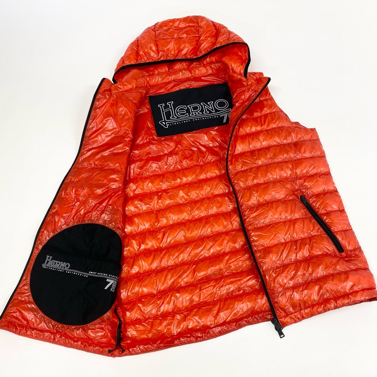 41j29 HERNO ヘルノ ライトダウンベスト ダウンジャケット アウター フード着脱可 17478-16333-3 48サイズ オレンジ メンズu02t