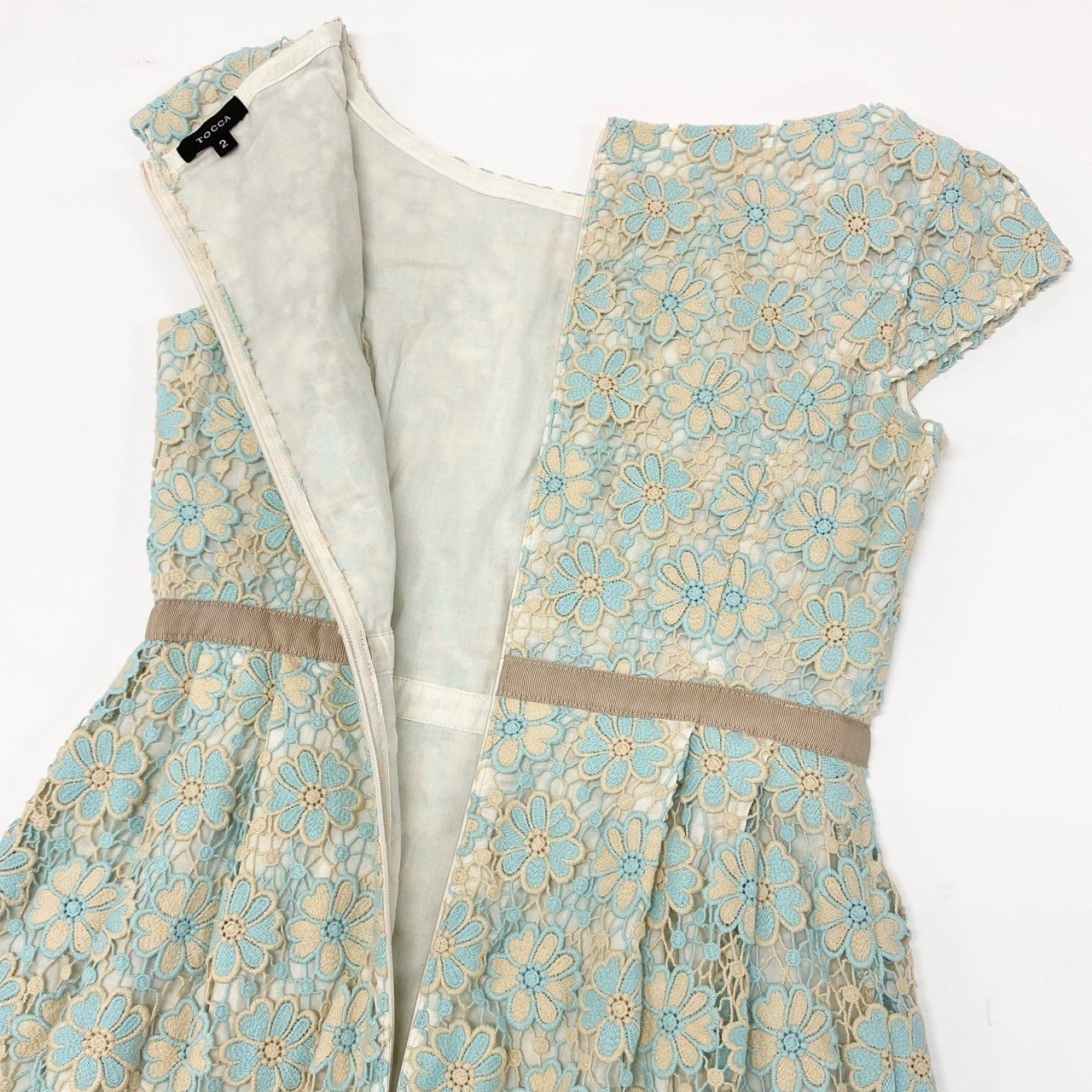 28k5 TOCCA トッカ フルエンブロイダリーワンピース 半袖ワンピース 花柄刺繍 レディース 女性用 2 ベージュ系 ライトブルー コットン100％o07t