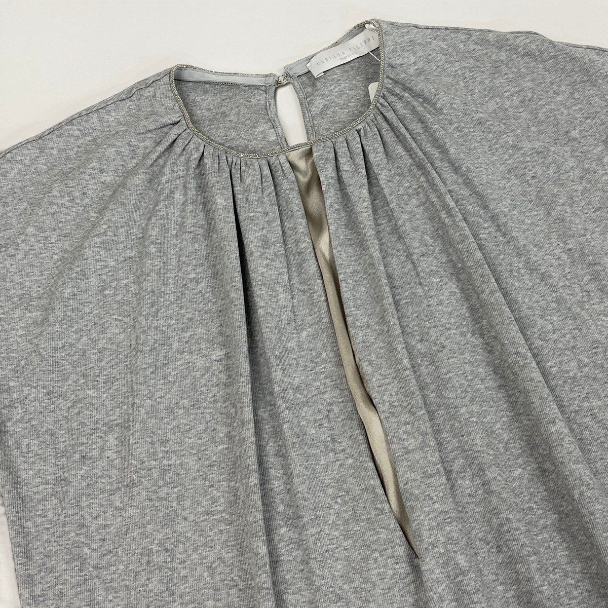 6i14 【新品保管品】FABIANA FILIPPI ファビアナフィリッピ 半袖リブカットソー ビジューネック フロントギャザーデザイン 42サイズ グレー レディース 女性用u02t