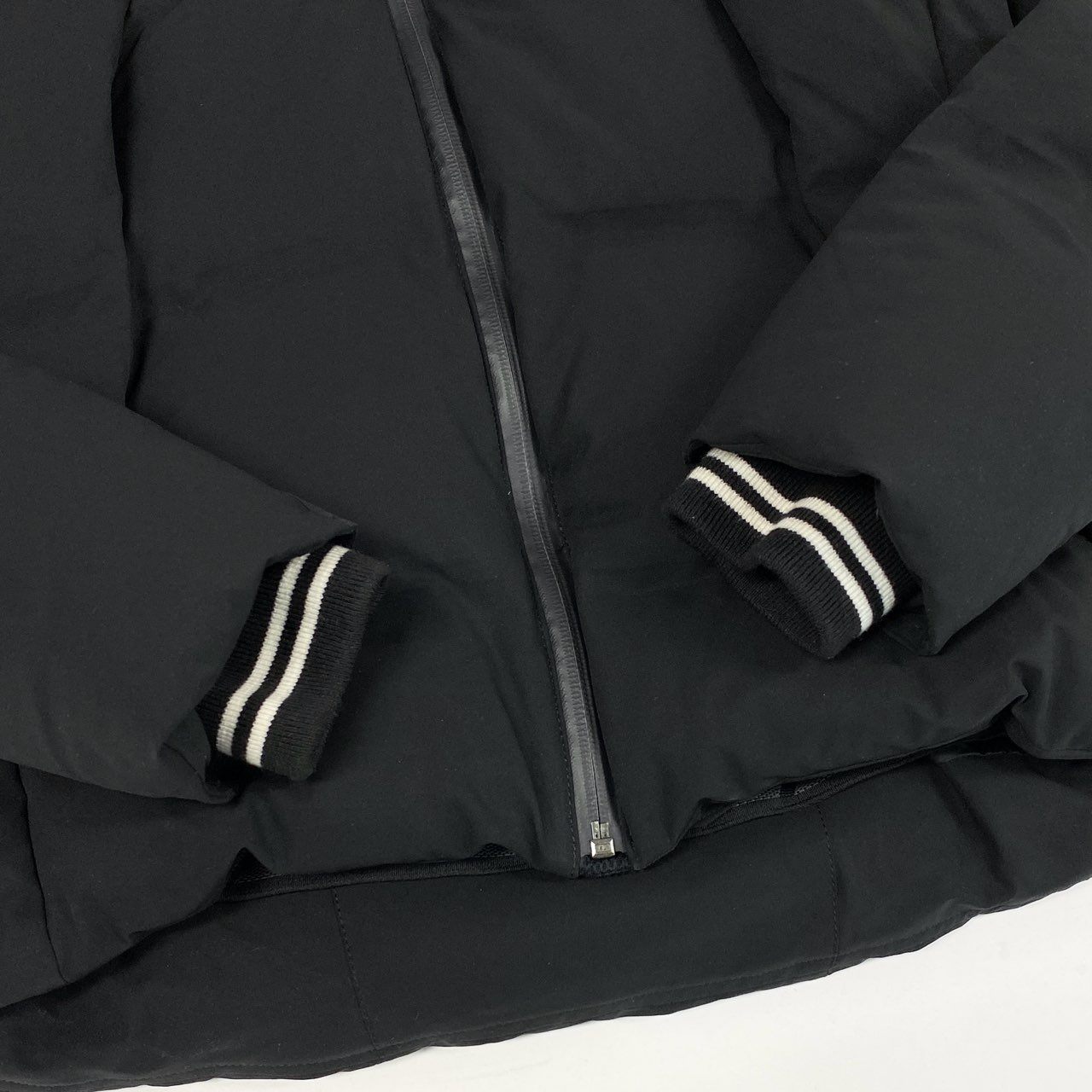 46L16 DESCENTE デサント 水沢ダウンマウンテニアー ダウンジャケット ダウンコート フーディージャケット アウター DALT3270 Sサイズ ブラック メンズo07t