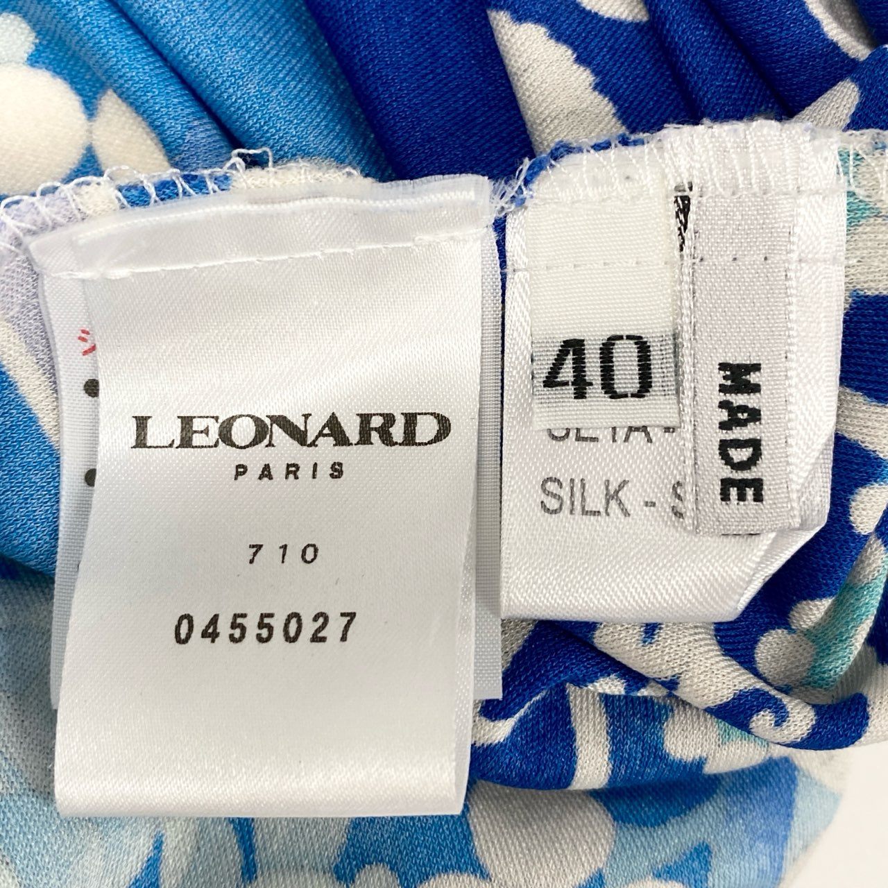 56d13 LEONARD PARIS レオナール ロングスリーブカットソー 美しい花柄プリント ボートネック トップス イタリア製 サイズ40 ブルー ホワイト シルク100％ レディース 女性用u02t