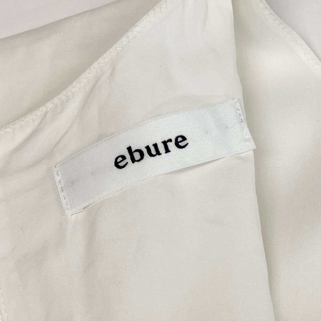 60j27《美品》ebure エブール コットンタイプライターウエストギャザーワンピース 半袖ワンピース フレア ロング丈 3310300303 36サイズ ホワイト レディースu02t