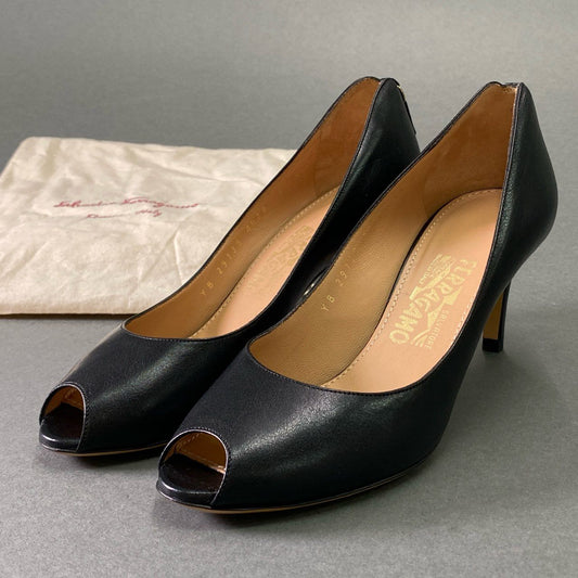5f8 《美品》 Salvatore Ferragamo サルヴァトーレ フェラガモ バックプル レザー オープントゥ パンプス 5 1/2 ブラック leather サンダル シューズ イタリア製 保存袋付き