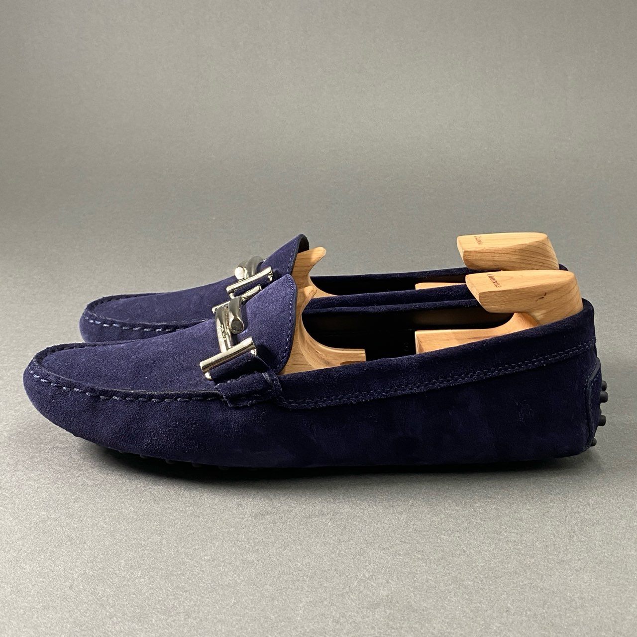 2f26 TOD'S トッズ シルバーバックル ドライビングシューズ ローファー レザーシューズ サイズ39 ネイビー スウェード レディース 女性用 靴