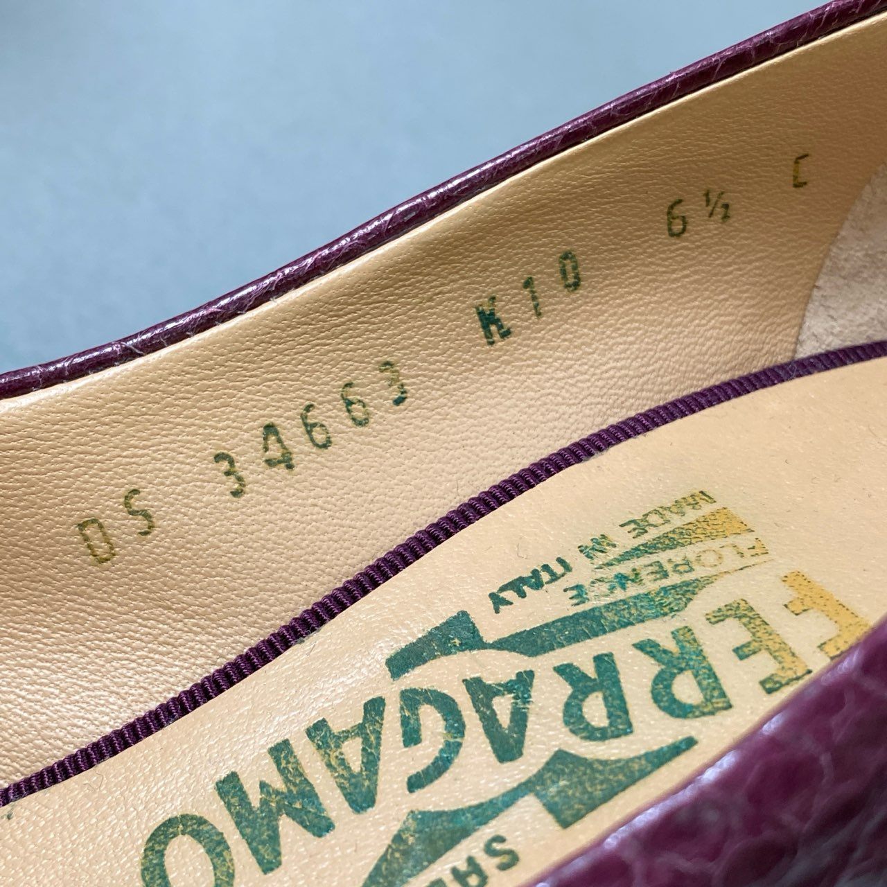 3i30 《極美品》 SALVATORE FERAGAMO サルヴァトーレフェラガモ RILLY ハイヒール パンプス ヴァラリボン パイソン柄 34663 6 1/2 パープル レザー レディース シューズt18r