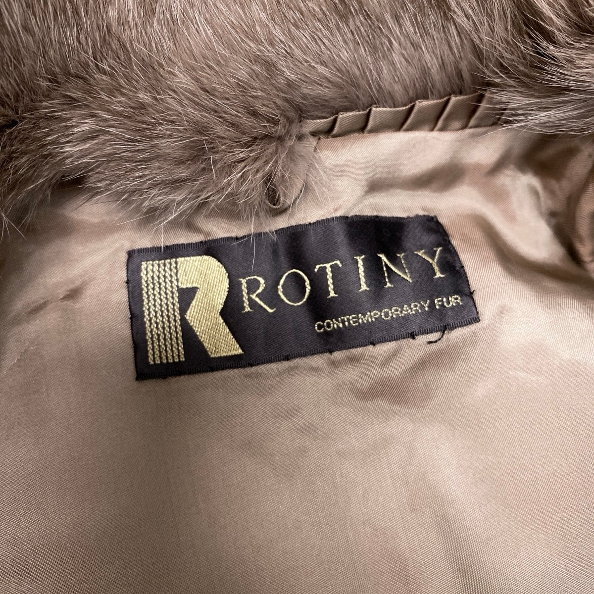 61i16 ROTINY 染め フォックスファー コート サイズ9 モカベージュ 本毛皮 Fox Fur Coatt18r