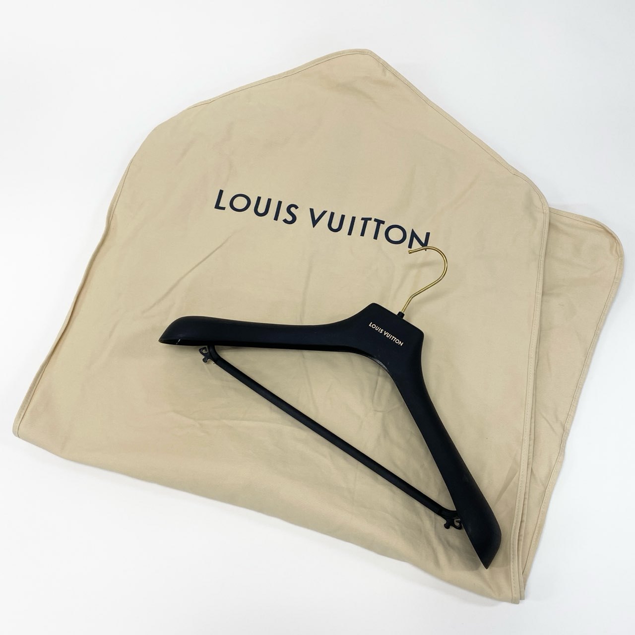 53Ⅼ2 LOUIS VUITTON ルイヴィトン 24SS ダミエ エンボスレザー ミックスレザーフードブルゾン スタジャン サイズ52 ブラック メンズ 男性用 アウター レザージャケットk02i