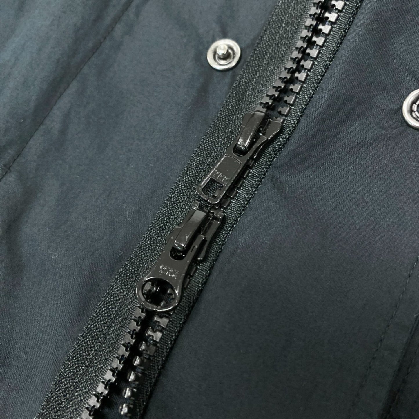 7L22  Y-3 ワイスリー Mod Parka Shirt オーバーサイズフーディージャケット背面 ロゴ刺繍 Lサイズ ブラック コットン100％ メンズu02t