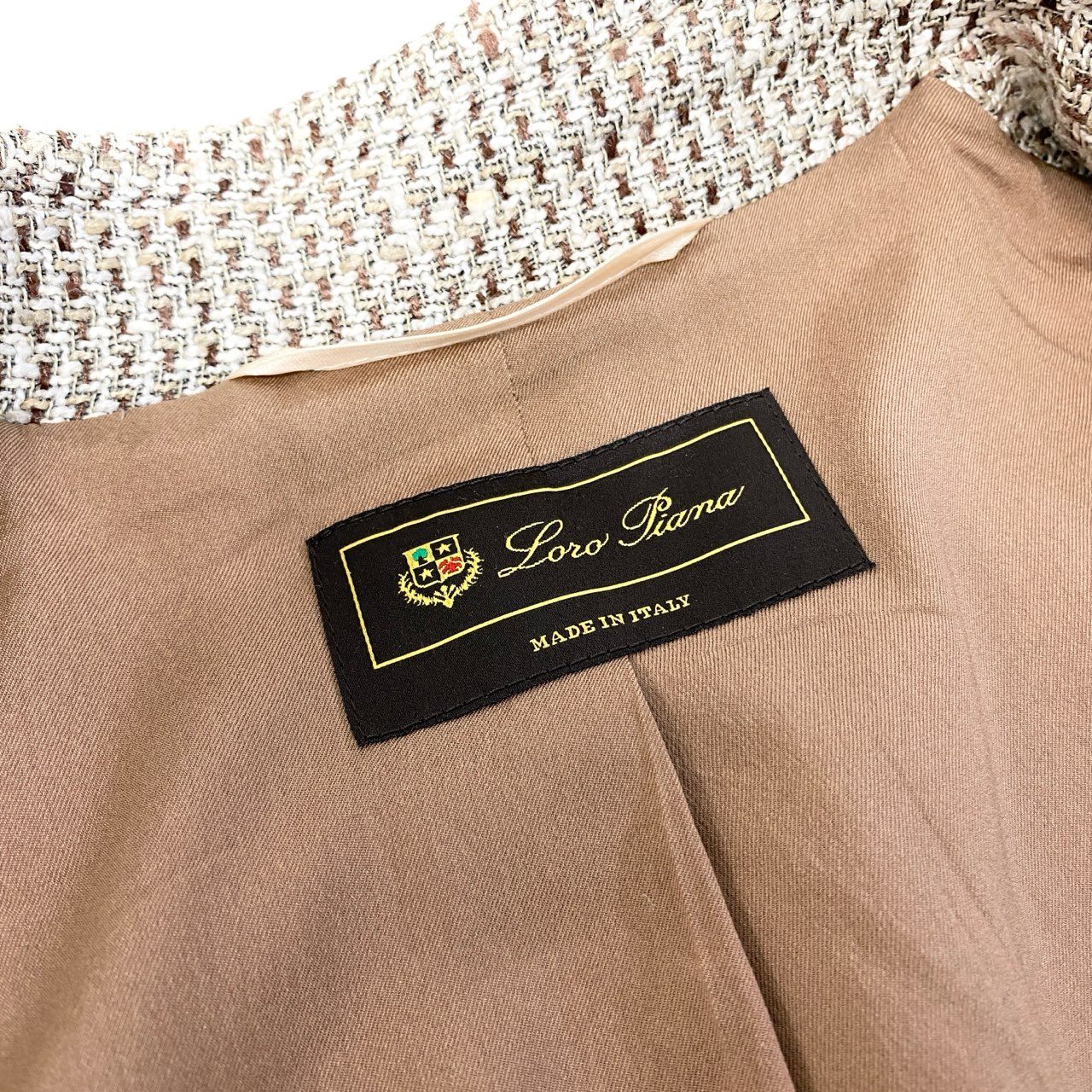 64a28 Loro Piana ロロピアーナ サマーツイードテーラードジャケット パイピング シルク混 イタリア製 38サイズ ベージュ系 レディース 女性用u02t