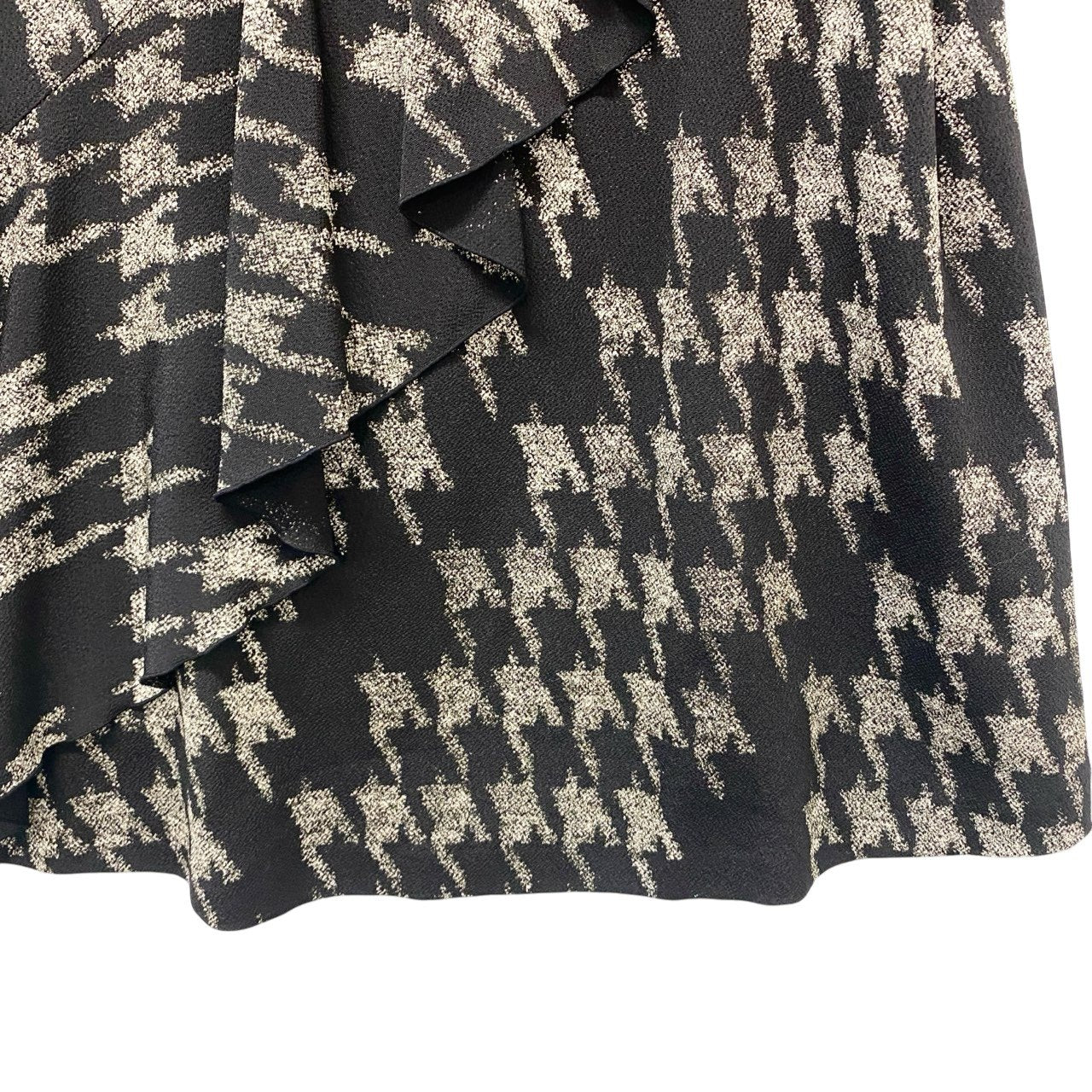 15c3 【美品】 SHISENDO TOMO COLLECTION 詩仙堂 フレンチスリーブワンピース 膝丈 アシンメトリーデザイン 総柄プリント ちりめん レディース 女性服 ブラック ポリエステル100％u02t