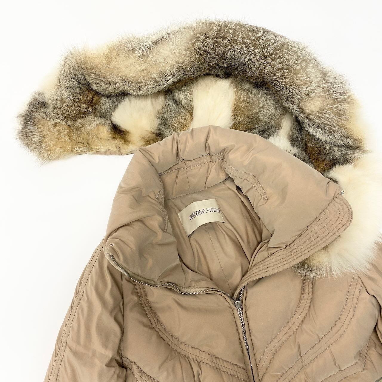 79c26 ERMANNO SCERVINO エルマンノシェルビーノ ダウンコート ダウンジャケット ウエストベルト フーディー アウター 42サイズ ピンクベージュ ポリエステル100％ レディース 女性用u02t