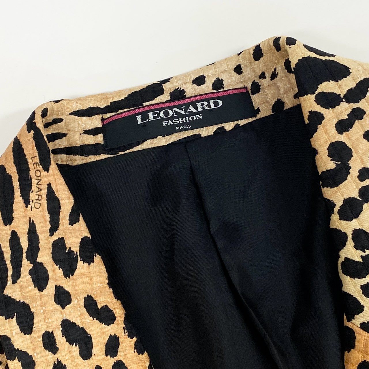 2k19《美品》 EONARD FASHION レオナール テーラードジャケット ロングジャケット アニマル柄 総柄 ウールシルク レディース 女性用 11AR ベージュ ブラックu02t