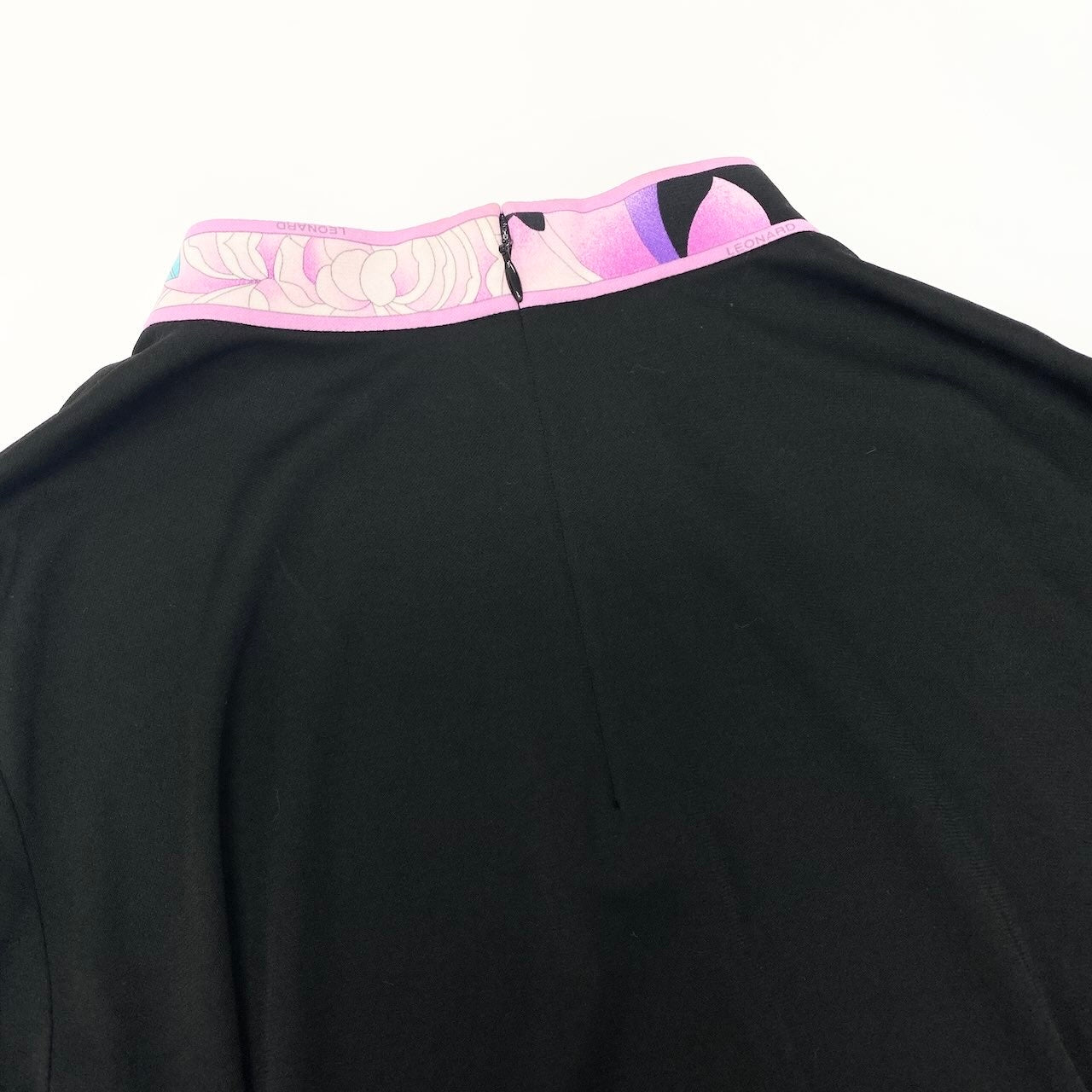 28c11 LEONARD レオナール ロングスリーブチュニックカットソー カンカン素材 トップス 0199260 42サイズ ブラック レディース 女性用u02t