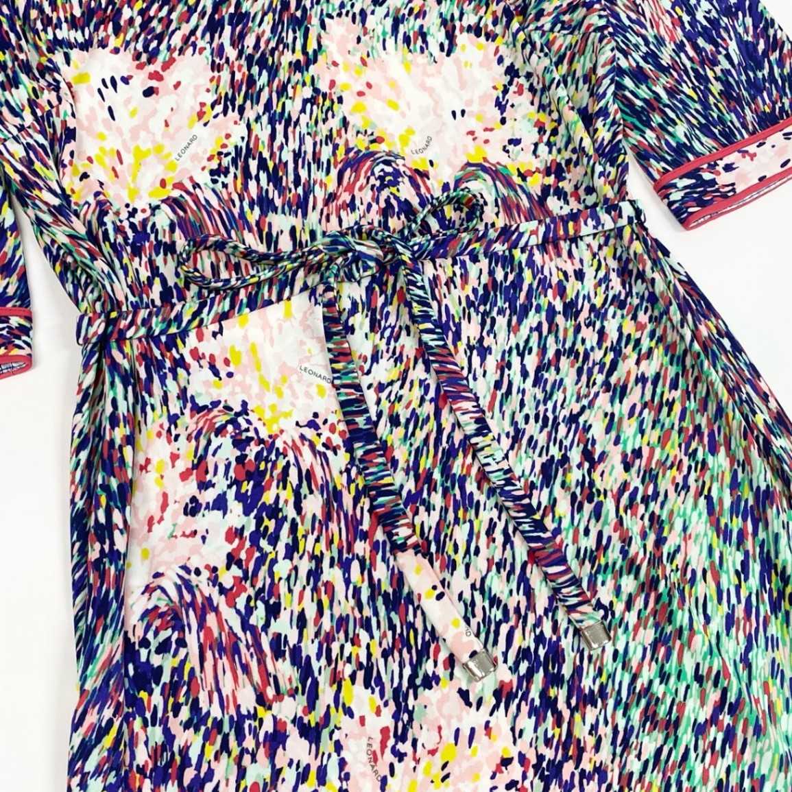 56d13 【美品】 LEONARD PARIS レオナール 膝丈ワンピース 五分袖 総柄プリント ウエストリボン付 イタリア製 サイズ40 マルチカラー レーヨン100％ レディース 女性用u02t
