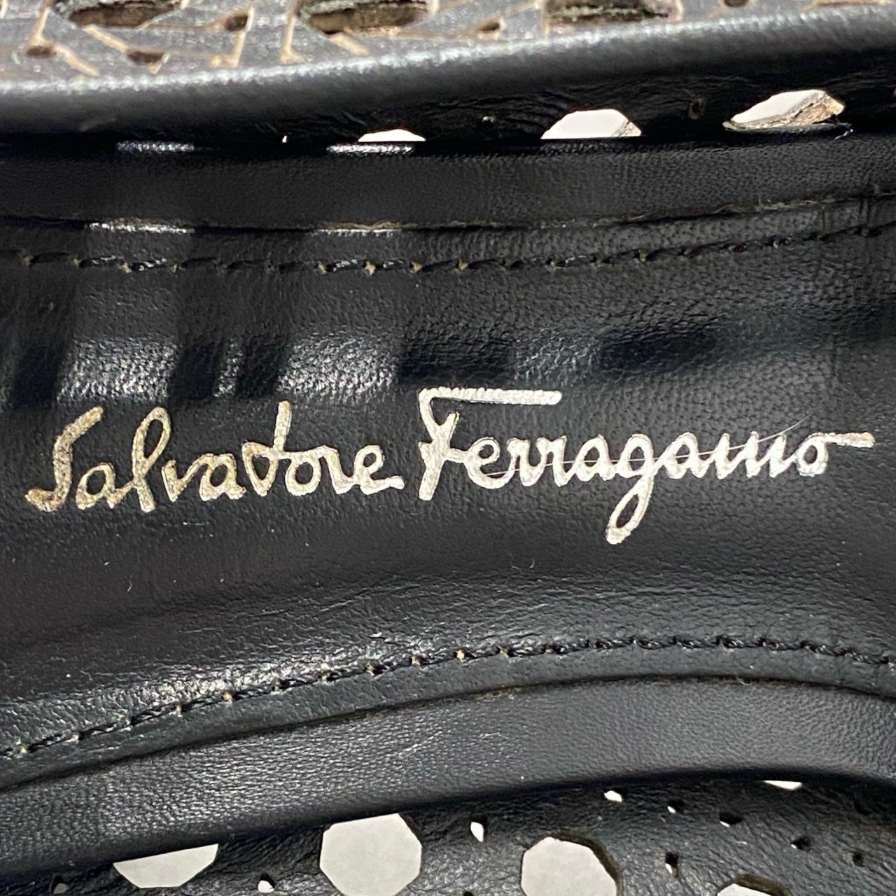 5f28 Salvatore Ferragamo サルヴァトーレ フェラガモ ヴァラリボン フラワーヒールパンプス 5 1/2D ブラック レザー Leather 編み込み イタリア製 シューズ