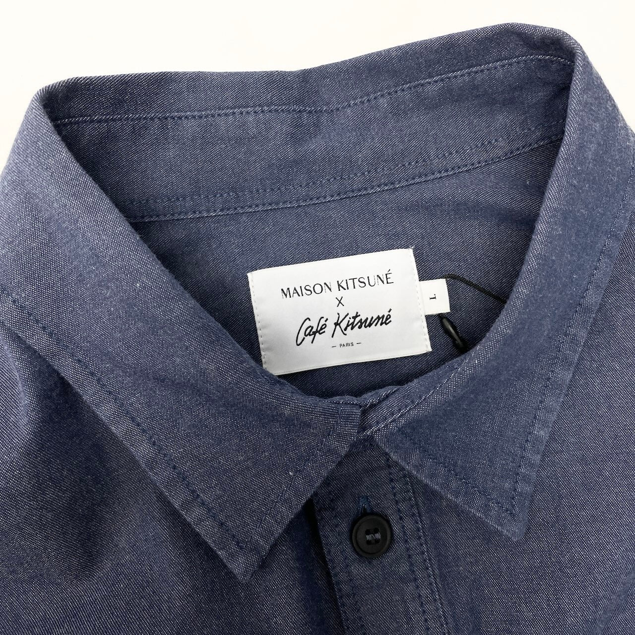 43c30 【未使用タグ付】 MAISON KITSUNE × Café Kitsune メゾンキツネ オーバーサイズ デニムシャツ ロングスリーブ ロゴ刺繍 メンズ 紳士服 IM00473WC2009 L ネイビーo07t