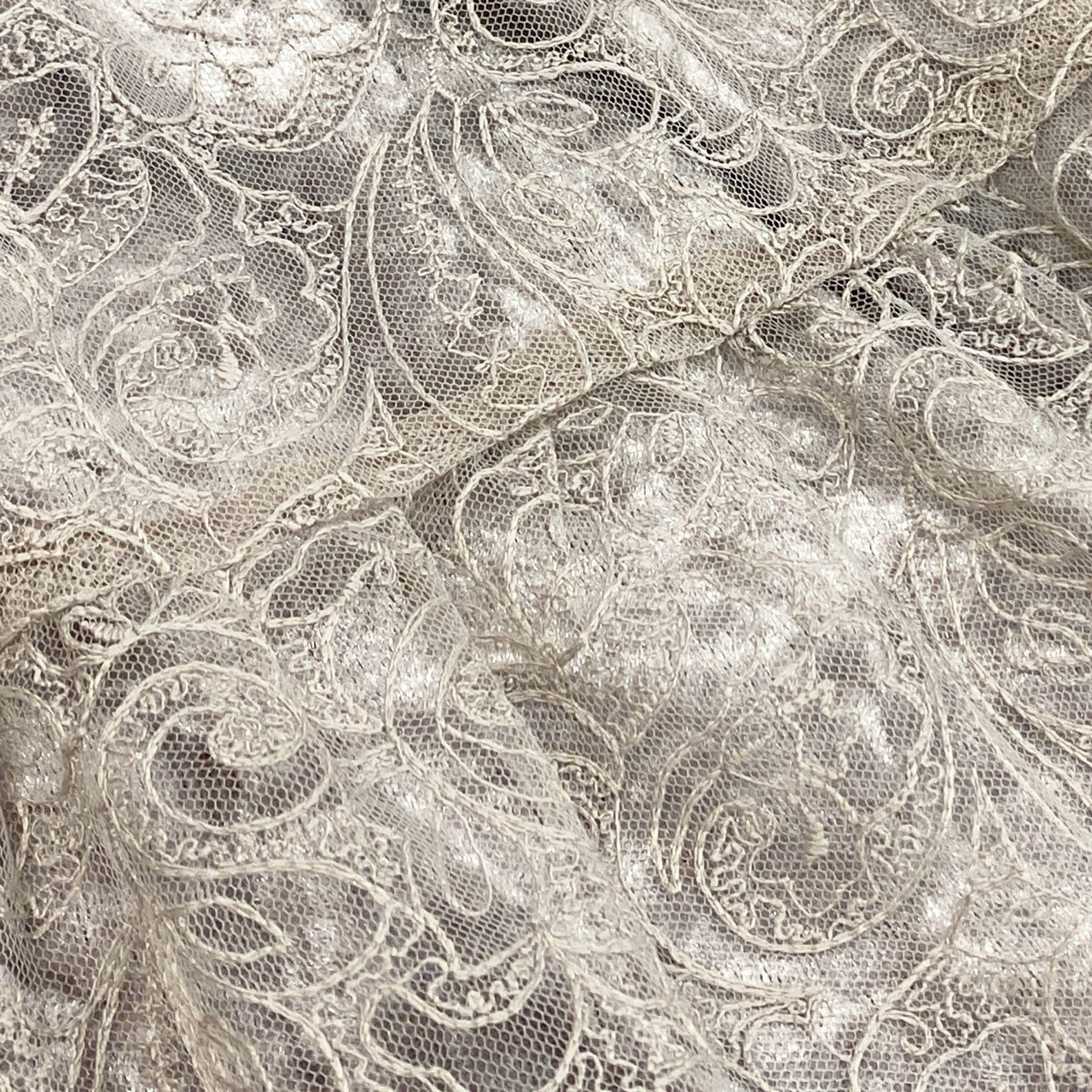 60j27 《美品》Lily Brown リリーブラウン オケージョンワンピース 長袖ワンピース 総レース ベルベット フレア LWFO194001 1サイズ ピンクベージュ レディースu02t