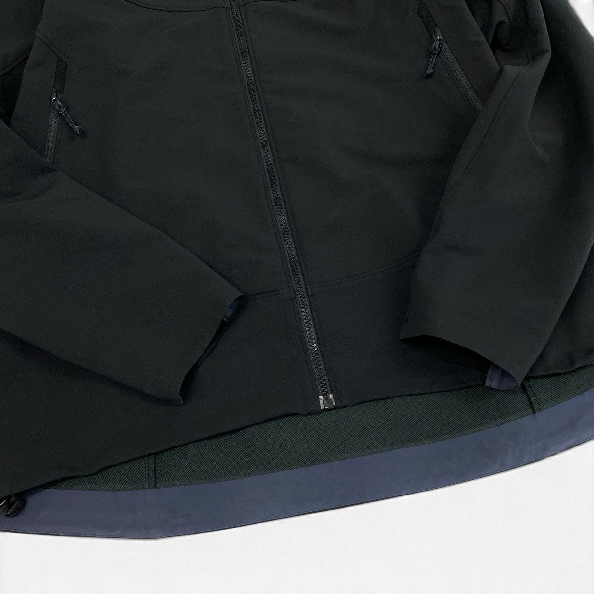 26j8 ARC’TERYX アークテリクス マウンテンパーカー ジップアップフーディー 胸元ロゴ刺繍  Lサイズ ブラック メンズ 男性用u02t