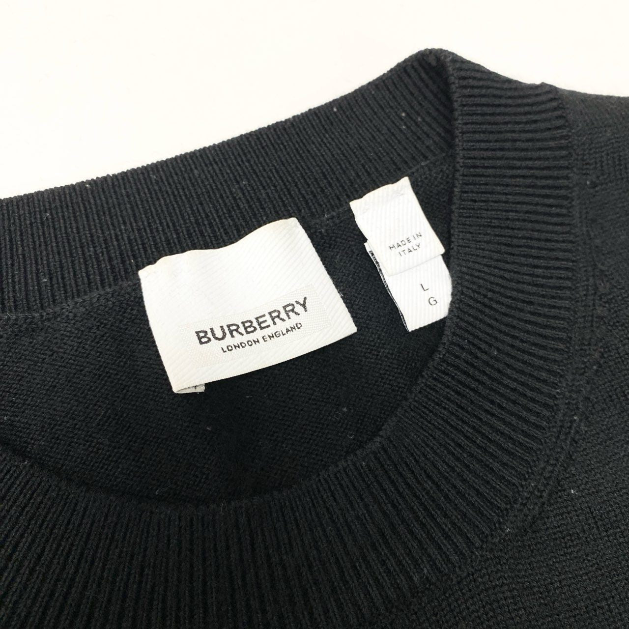 82a29 BURBERRY LONDON ENGLAND バーバリー ロンドンイングランド 長袖ニットセーター 胸元ブランドロゴ トップス イタリア製 Lサイズ ブラック ホワイト メンズ 男性用o07t