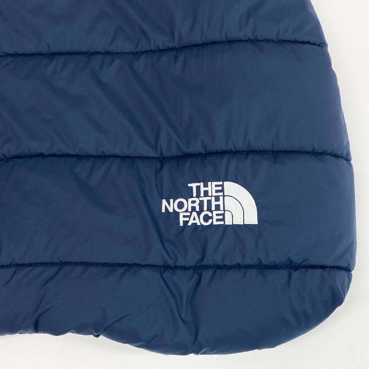 60j27《美品》THE NORTH FACE ザノースフェイス ベビーシェルブランケット ダウン 撥水加工◎ フード着脱可 NNB71901 ネイビー ベビーu02t