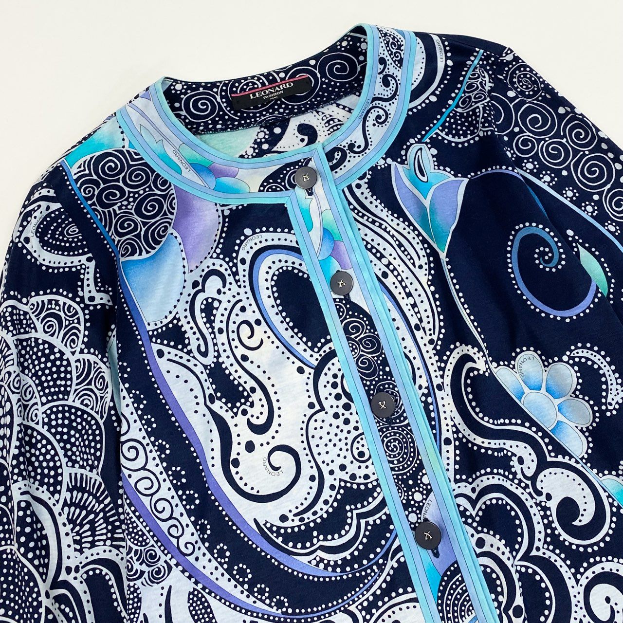 36a30 LEONARD レオナール カーディガン コットンカーディガン 総柄 トップス 0359183 Mサイズ ブルー系 コットン100％ レディース 女性用o07t