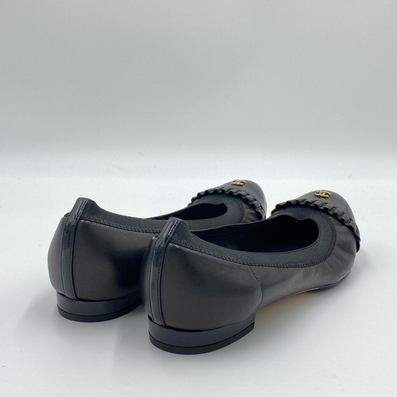 5h29《美品》 CHANEL シャネル ココマーク フリルレザー バレエシューズ G26480 37 ブラック ラムレザー フラットパンプス バレリーナ 箱 保存袋付属t18r
