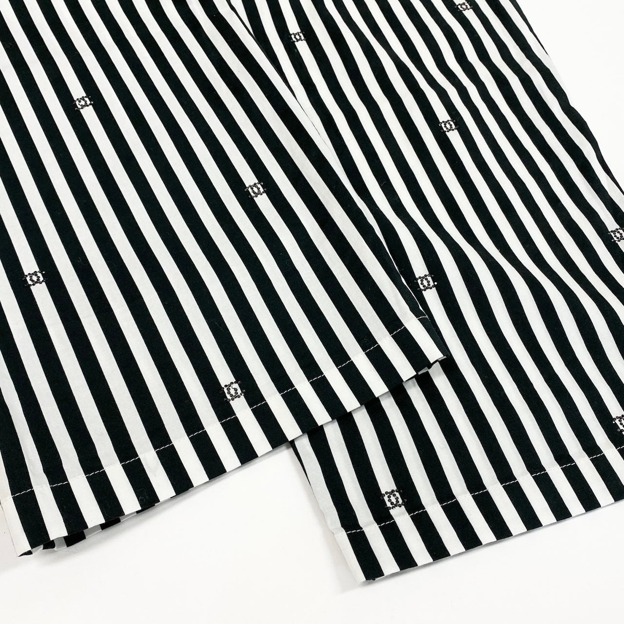 Ce11 【新品保管品】CHANEL 2024SS スラックスパンツ ラインストーンココマーク ストライプ P76233V68306 MB103 34サイズ ホワイト ブラック レディース 女性用ta1