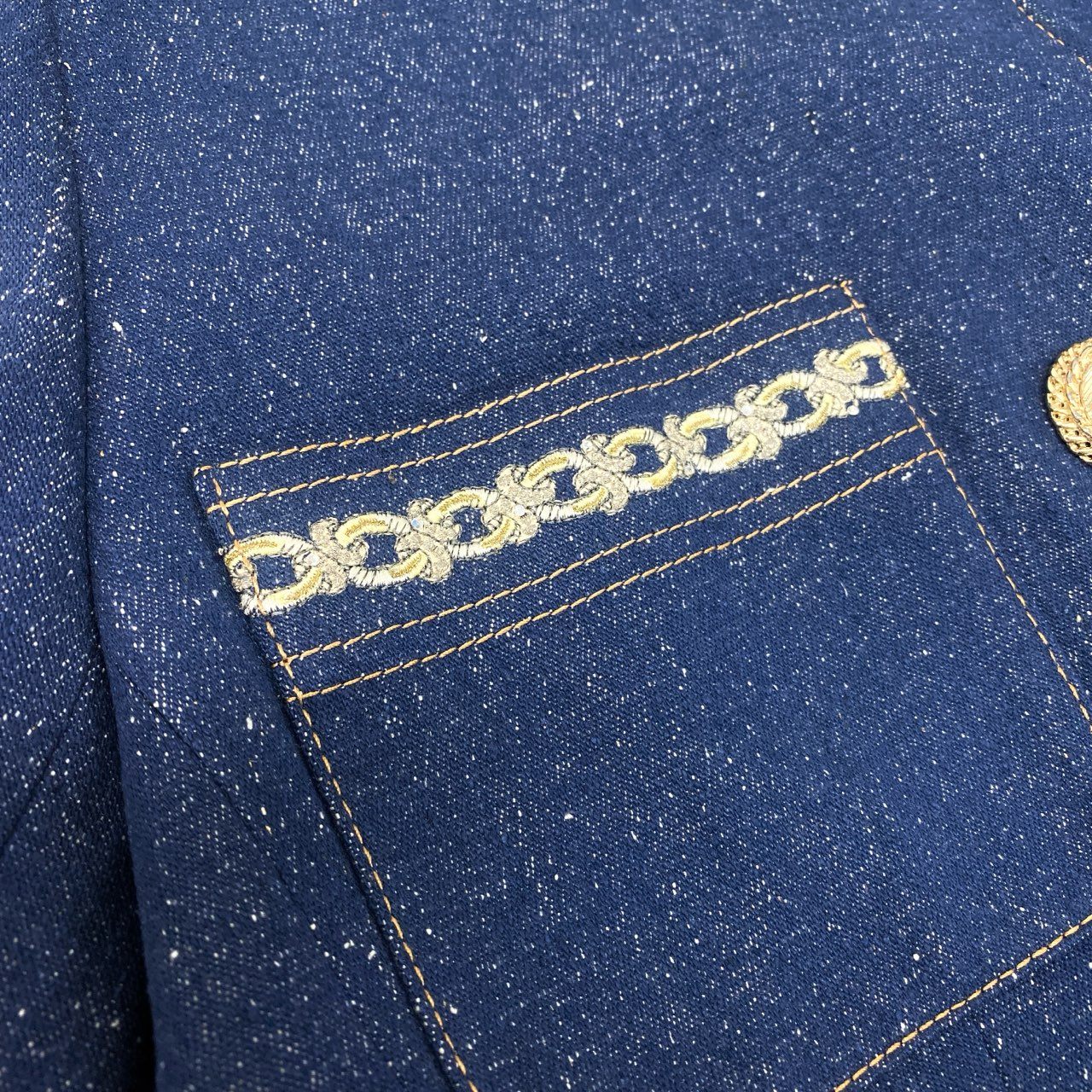 15Ⅼ1【美品】LEONARD レオナール ノーカラージャケット デニムジャケット 刺繍 金ボタン 11ARサイズ インディゴ レディースo07t