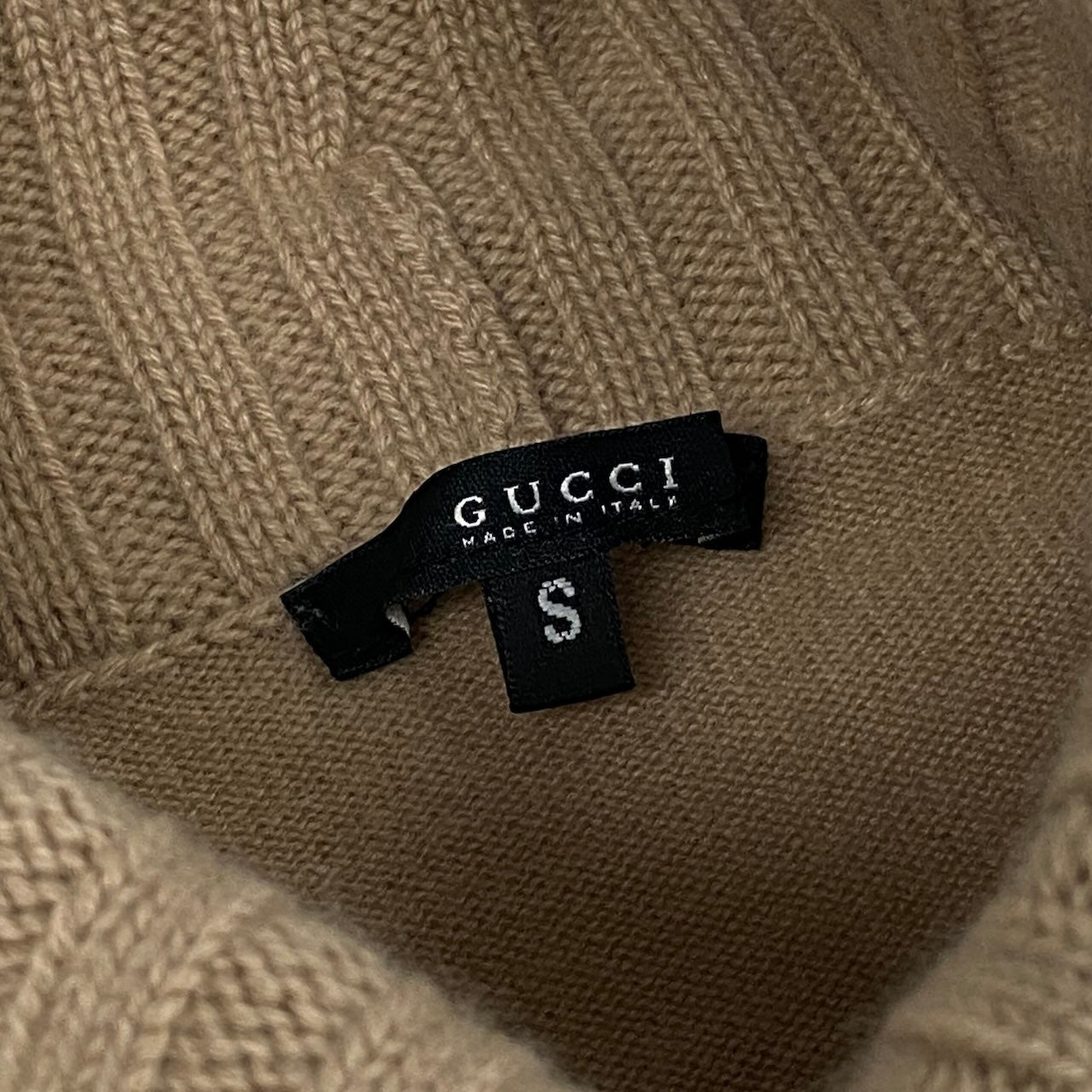 48d16 GUCCI グッチ カシミヤニットセーター タートルネック Vネックニット サイズＳ ベージュ カシミア100％ レディース 女性用u02t