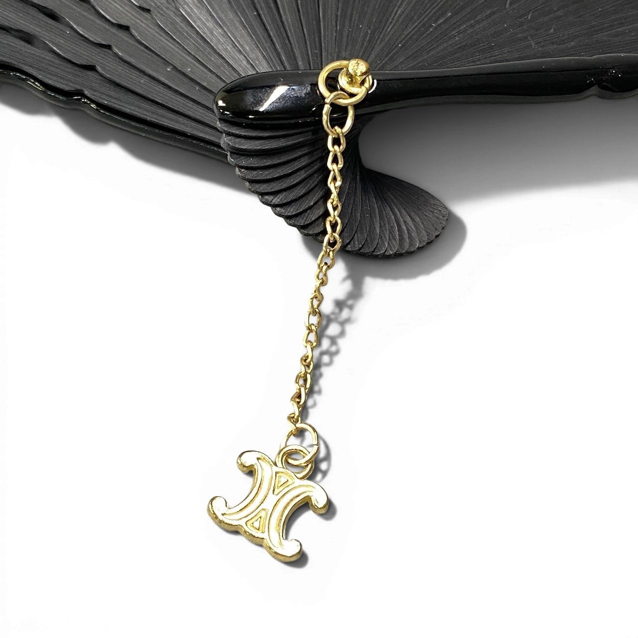 f18 CELINE セリーヌ 扇子 トリオンフチャーム付き Triomphe Charm Japanese Folding Fan ブラック 保存袋 箱付t18r