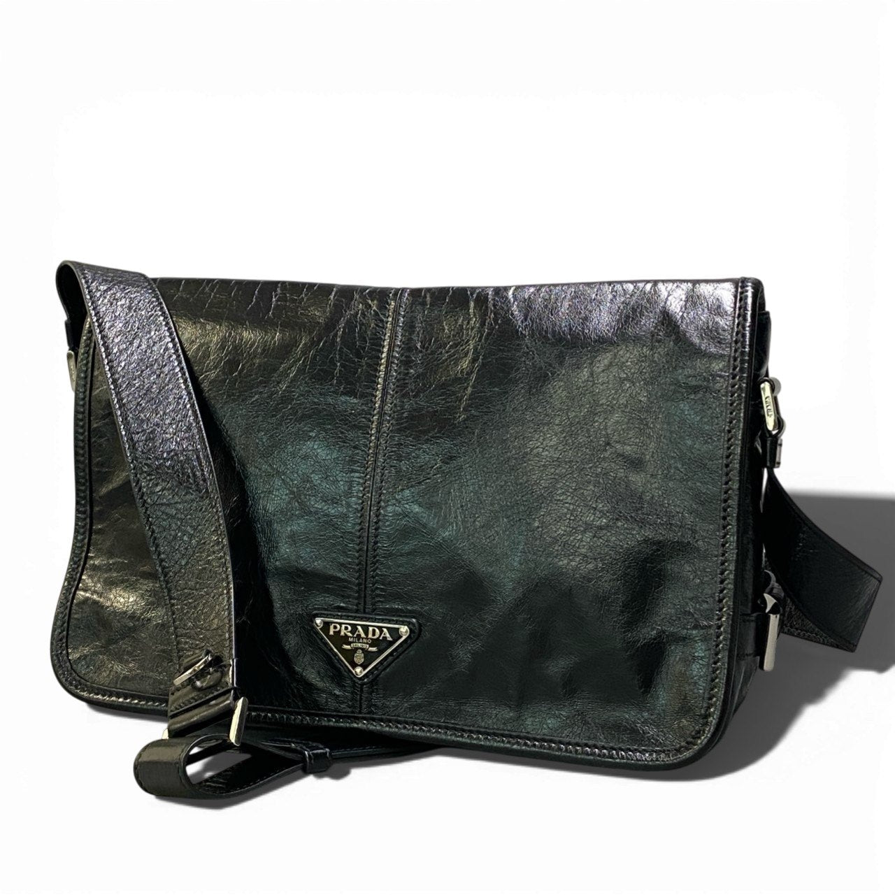 b17 【美品】PRADA プラダ 2VD073  ソフトルックスレザー ショルダーバッグ 三角ロゴプレート ブラック メンズ 鞄ta1