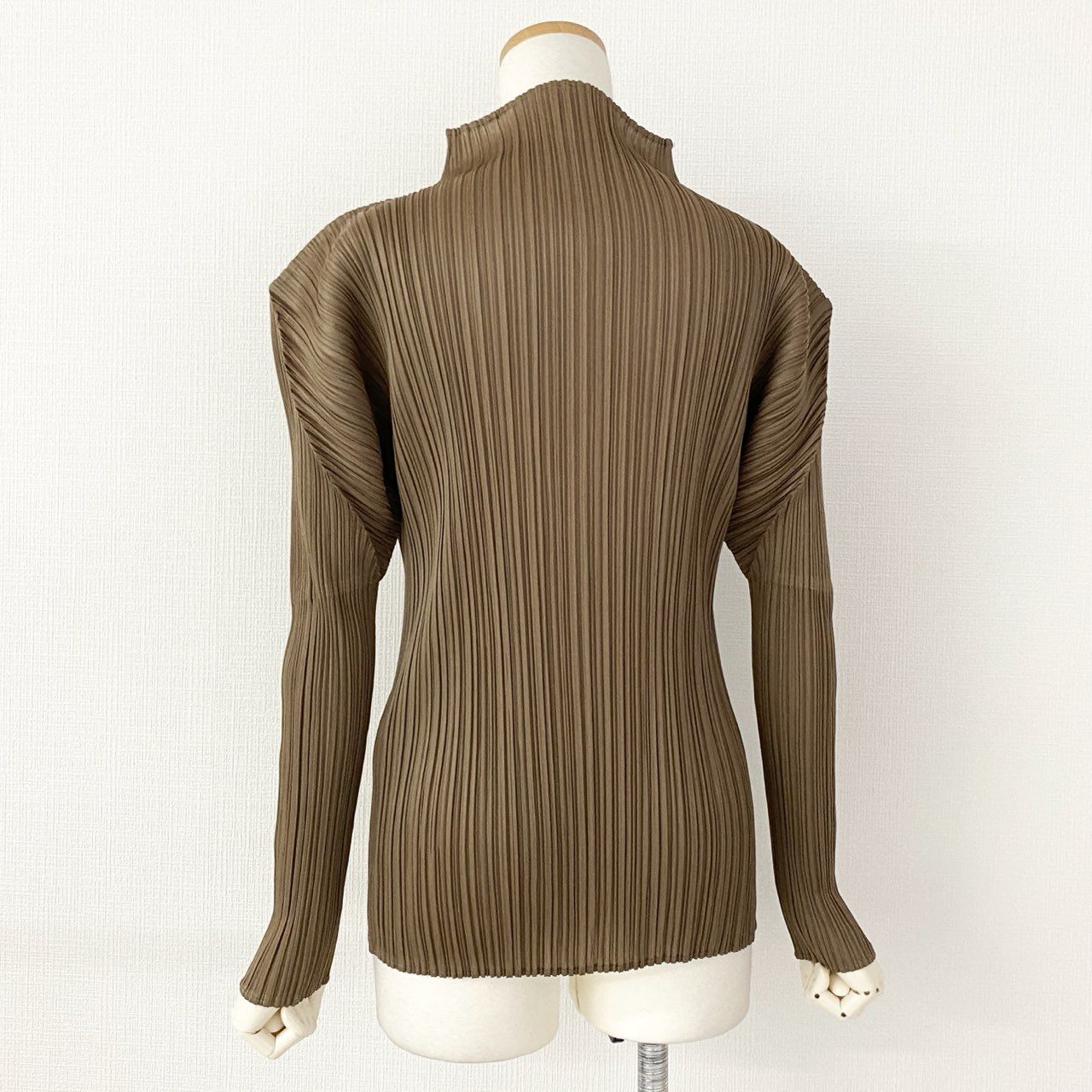 5d11-3 《美品》 PLEATS PLEASE ISSEY MIYAKE プリーツプリーズ イッセイミヤケ 日本製 PP93-JK054 ハイネック 長袖プリーツカットソー ロングスリーブ カットソー 3 ブラウン系 MADE IN JAPAN