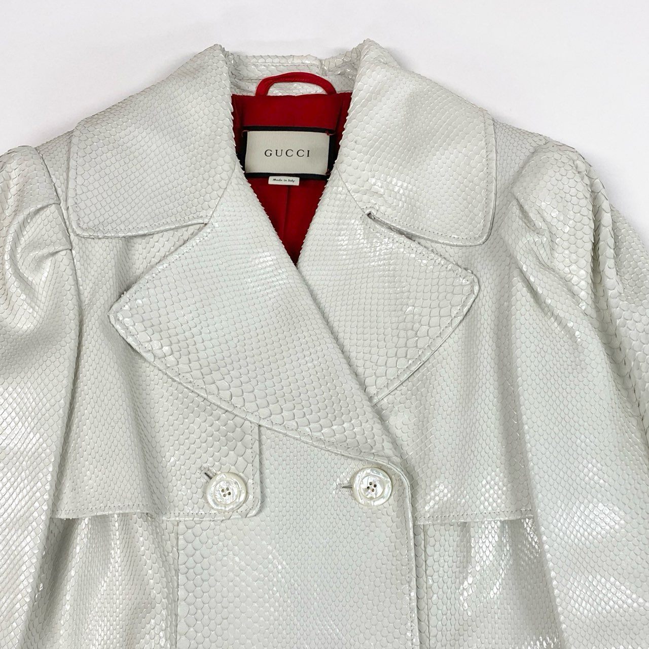 b4【美品】GUCCI グッチ トレンチコート ロングコート ヘビ 裏地 鯉 刺繍 イタリア製 40サイズ ホワイト 蛇革 レディースk02i