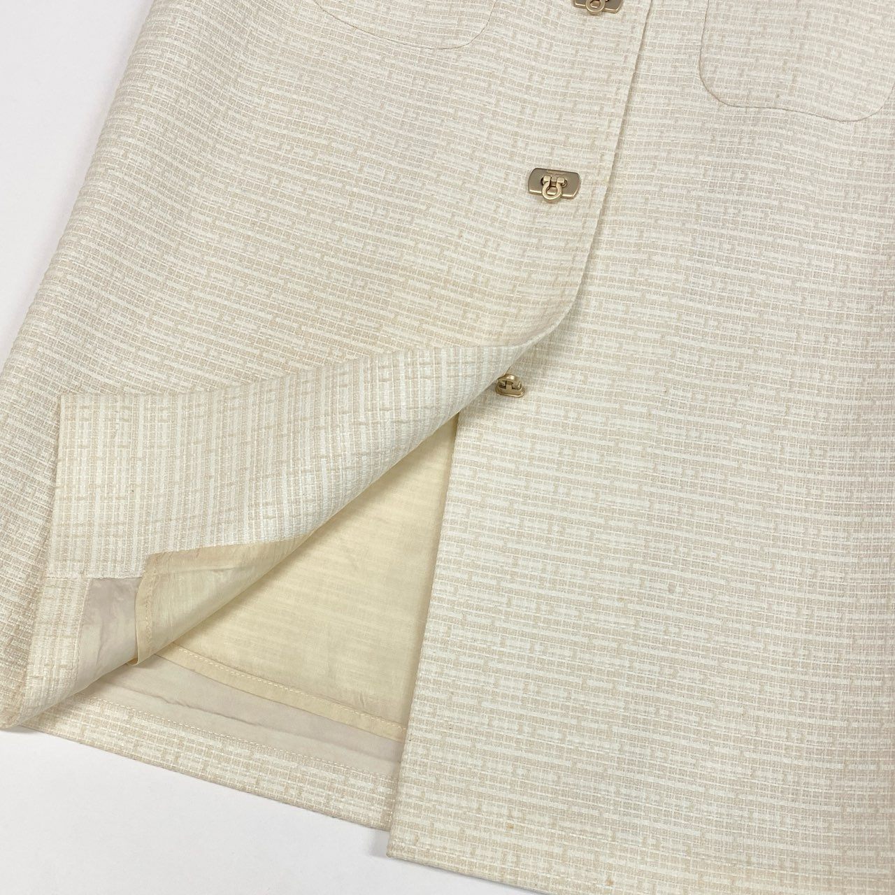 Ib26 《美品》 Salvatore Ferragamo サルヴァトーレフェラガモ ガンチーニターンロック ツイードスカート 38 アイボリー レディースu02t