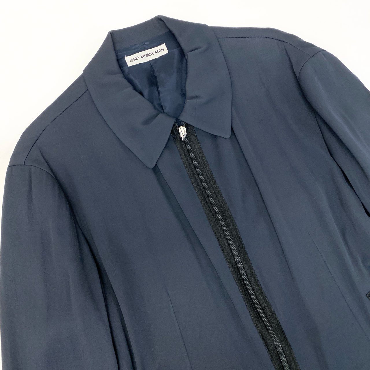 79k21 ISSEY MIYAKE MEN イッセイミヤケ ギャバジン フルジップ ジャケット 伸縮ストレッチ メンズ 紳士服 ネイビーu02t