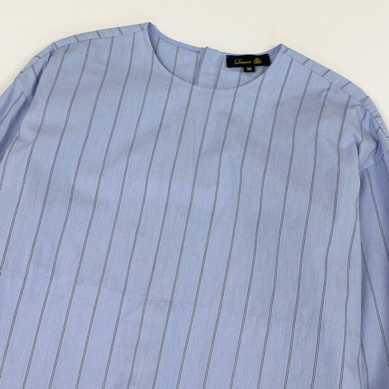 54g10 《美品》定価￥64.900 Drawer ドゥロワー 24SS レイヤーノーカラーブラウス 36 ブルー 日本製 シャツ ストライプ柄