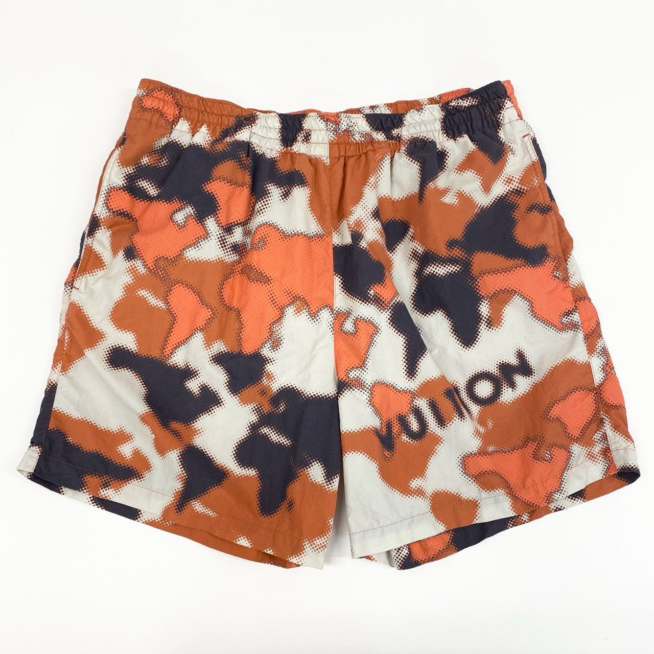 27a17 LOUIS VUITTON ルイヴィトン 24SS ナイロンスウィムショーツ ショートパンツ ハーフパンツ 総柄プリント イタリア製 大きいサイズ 1AFAY6 XLサイズ オレンジ
