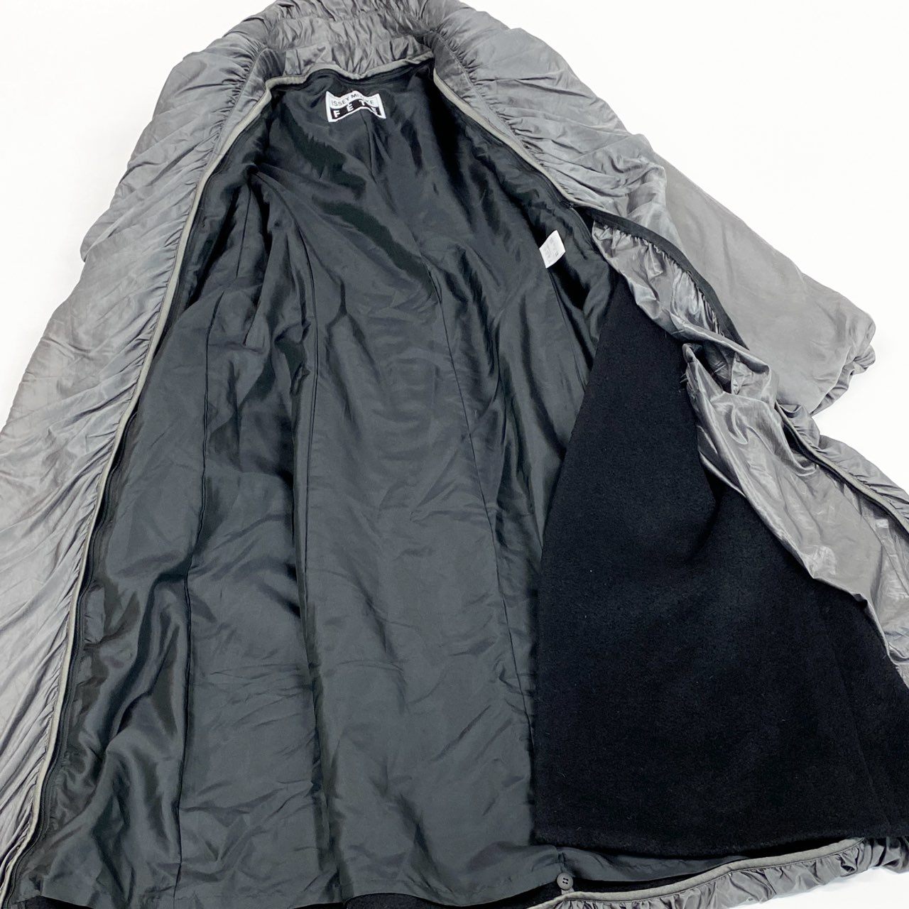 Ac3 ISSEY MIYAKE FETE イッセイミヤケ ヴィンテージ 編み上げデザイン ロングコート パラシュートコート  サイズ2 シルバー レディース アウターk02i