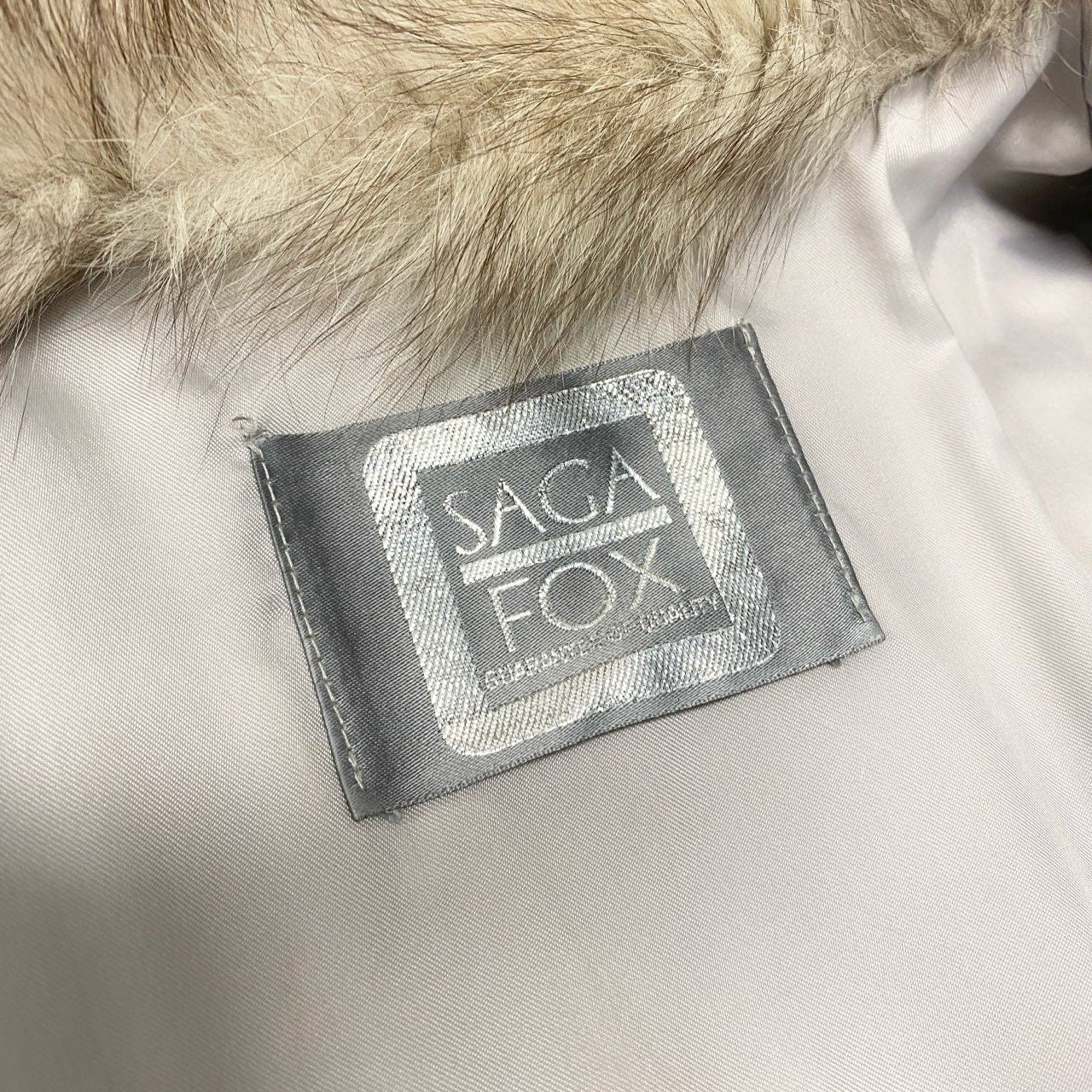 78a14 SAGA FOX サガフォックス 銀サガ 斜め段 極厚 ブルーフォックス コート サイズ10 ホワイト 最高級本毛皮 Fox Fur Coatt18r
