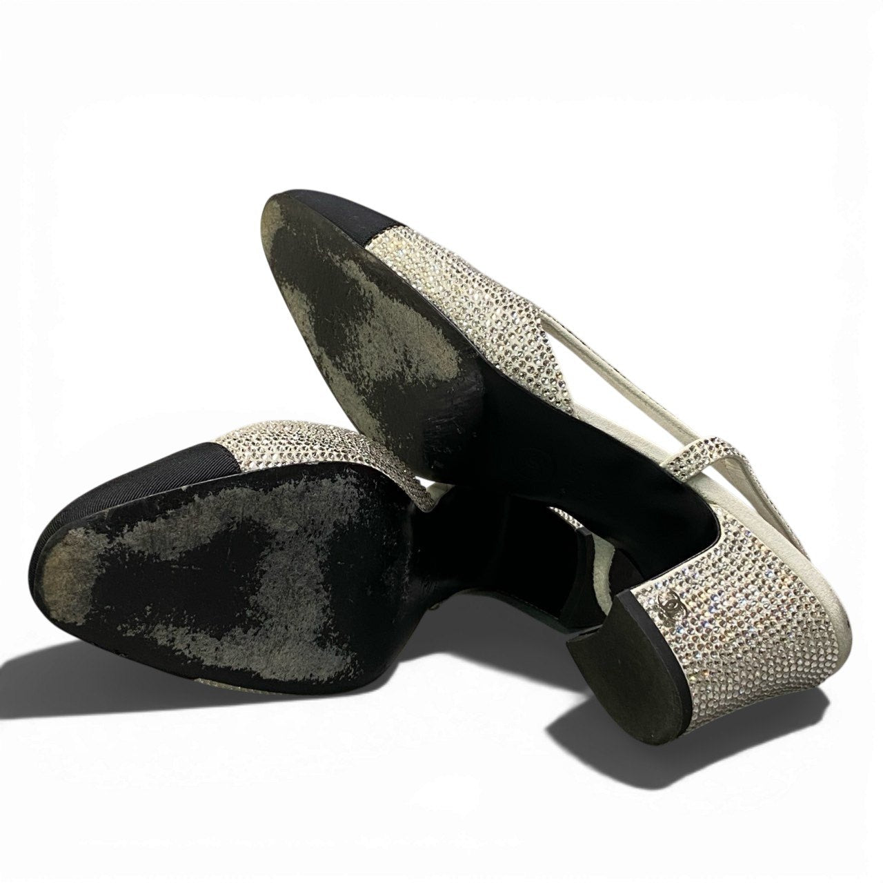 b13《美品》 CHANEL シャネル スリングバック ラインストーン ココマーク ヒールパンプス G31318 38 シルバー ブラック レディースta1