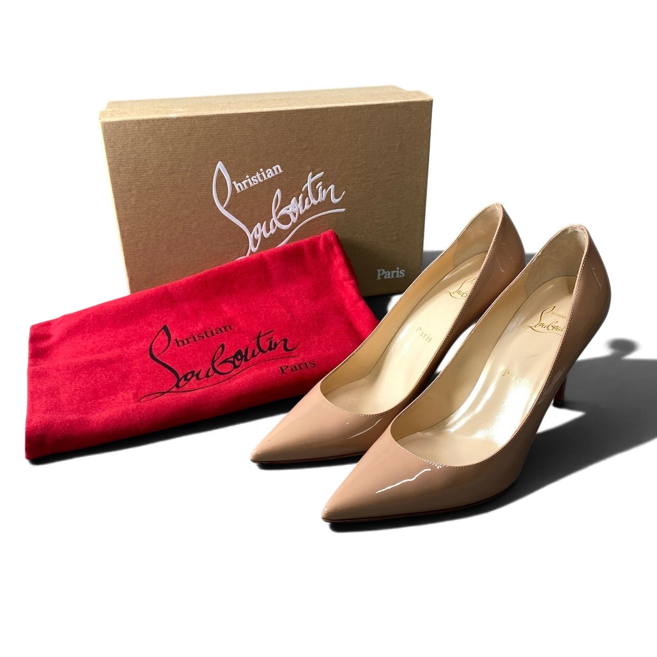 h10 【極美品】Christian Louboutin ポインテッドトゥ パテント パンプス 38サイズ ベージュ レザー レディース 女性用k02i